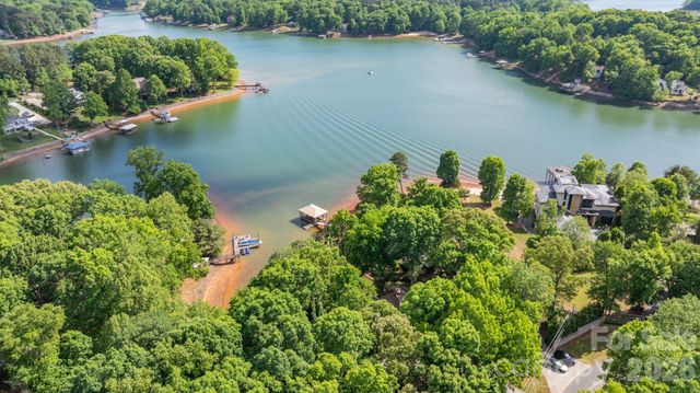 450 Greenbay Road, Mooresville, NC 28117