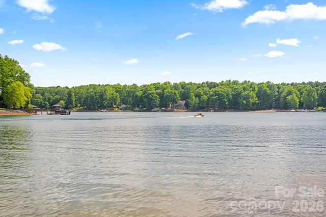 450 Greenbay Road, Mooresville, NC 28117