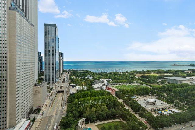 130 N Garland Court 3003, Chicago, IL 60602