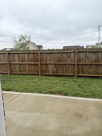 360 Fallow Cir, Clarksville, TN 37040