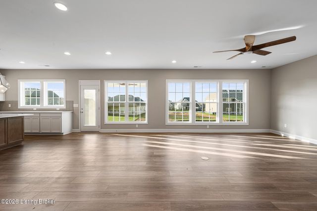 3614 Ringing Bell Ln, Louisville, KY 40245