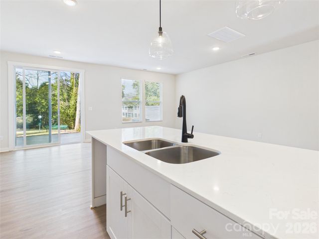 311 E King Street 03, Kings Mountain, NC 28086