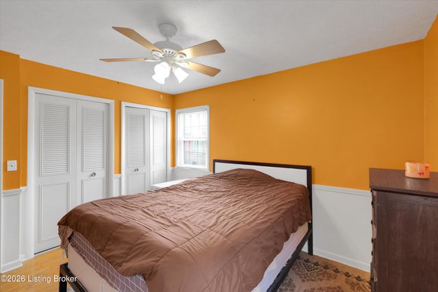 6813 Green Manor Dr, Louisville, KY 40228