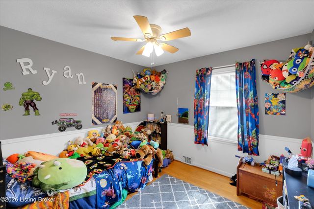 6813 Green Manor Dr, Louisville, KY 40228