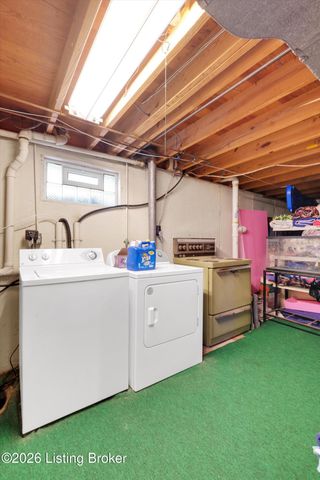 6813 Green Manor Dr, Louisville, KY 40228