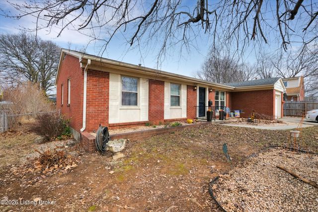 6813 Green Manor Dr, Louisville, KY 40228