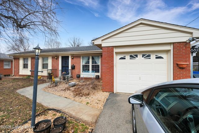 6813 Green Manor Dr, Louisville, KY 40228