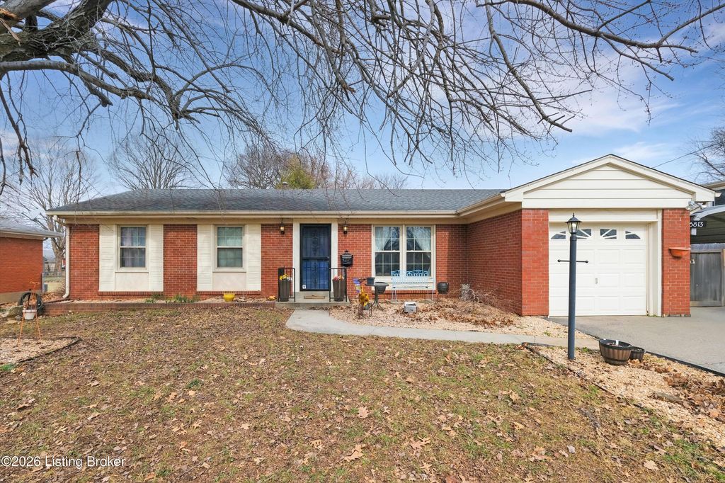 6813 Green Manor Dr, Louisville, KY 40228