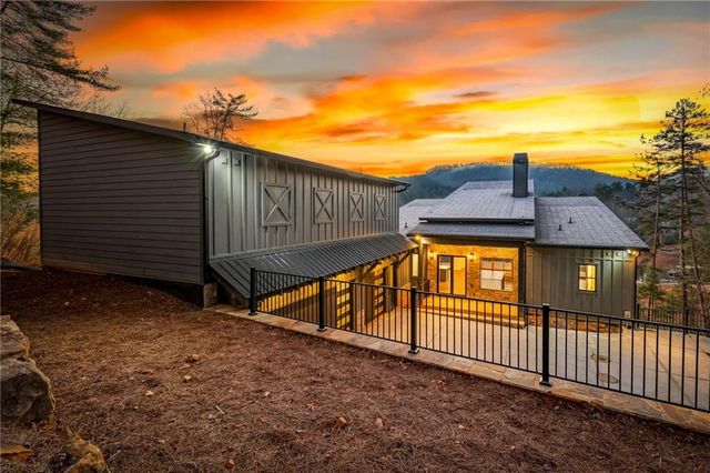 770 Fish Hook Point, Blue Ridge, GA 30513