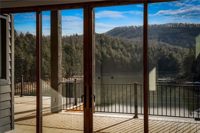 770 Fish Hook Point, Blue Ridge, GA 30513