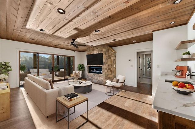 770 Fish Hook Point, Blue Ridge, GA 30513