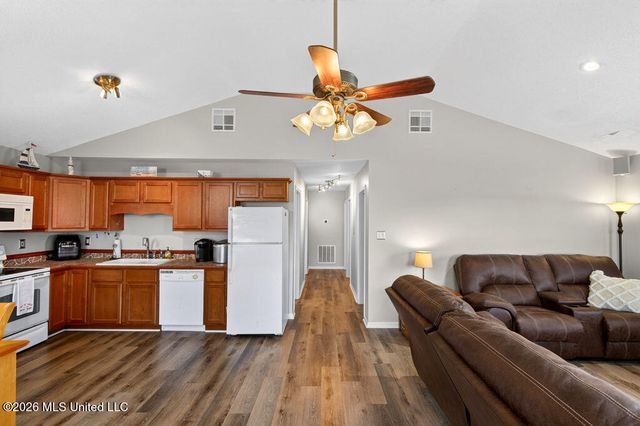 4031 Bank Street, Bay Saint Louis, MS 39520