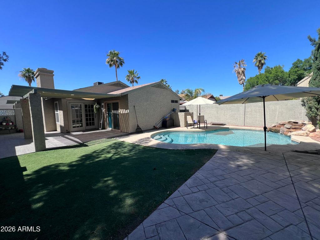 924 E ESCUDA Drive, Phoenix, AZ 85024 — exterior