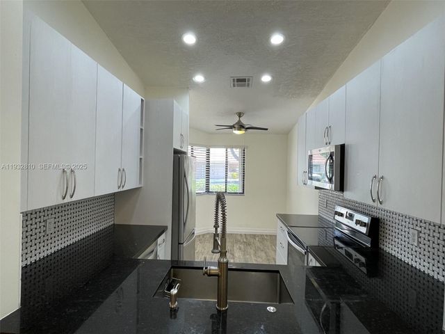 16606 Greens Edge Cir 87, Weston, FL 33326