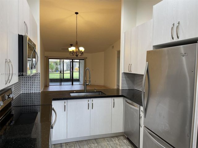 16606 Greens Edge Cir 87, Weston, FL 33326