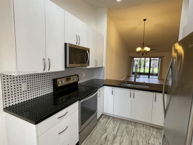 16606 Greens Edge Cir 87, Weston, FL 33326