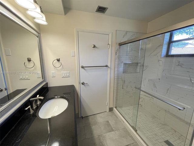 16606 Greens Edge Cir 87, Weston, FL 33326