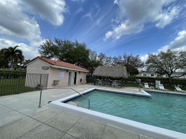 16606 Greens Edge Cir 87, Weston, FL 33326