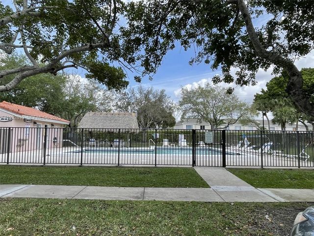 16606 Greens Edge Cir 87, Weston, FL 33326