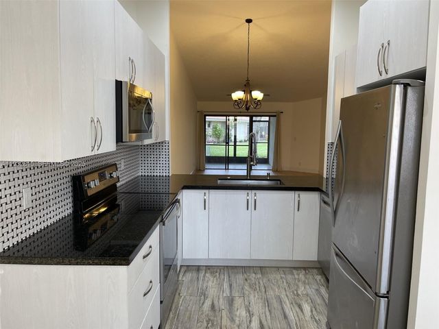 16606 Greens Edge Cir 87, Weston, FL 33326