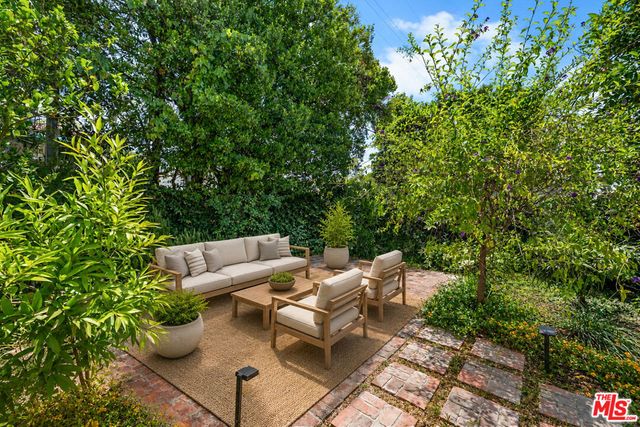 1922 S Euclid Avenue, San Marino, CA 91108