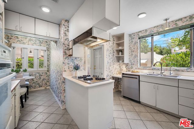 1922 S Euclid Avenue, San Marino, CA 91108