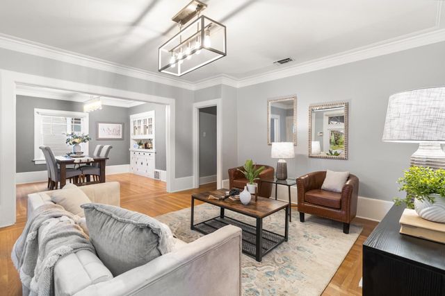 2210 D St, Sacramento, CA 95816