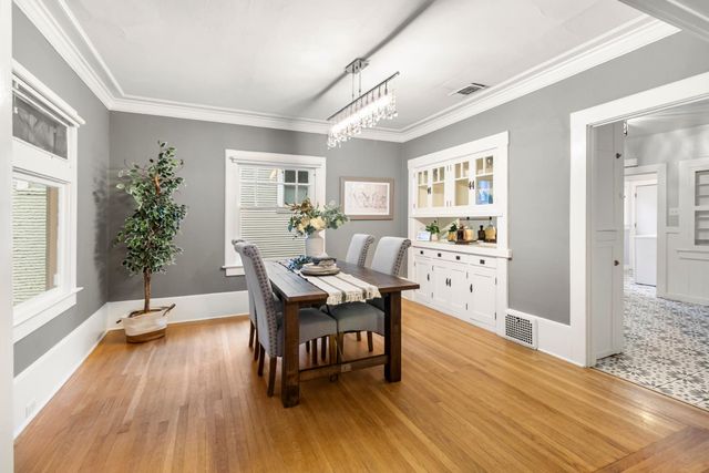 2210 D St, Sacramento, CA 95816