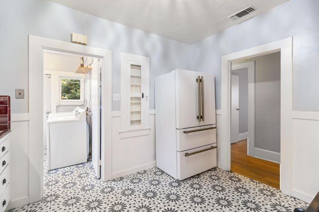 2210 D St, Sacramento, CA 95816