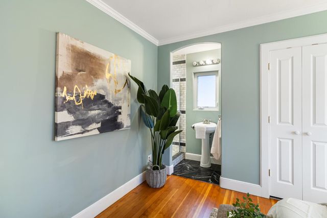 2210 D St, Sacramento, CA 95816