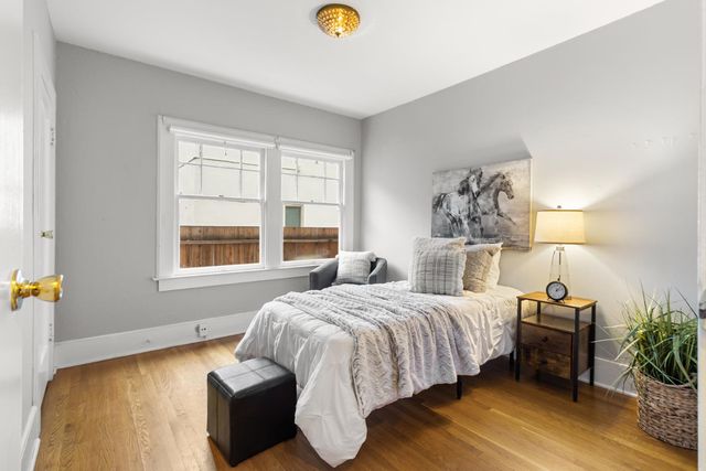 2210 D St, Sacramento, CA 95816