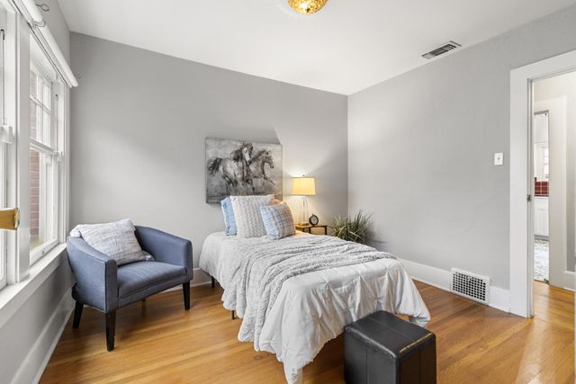 2210 D St, Sacramento, CA 95816