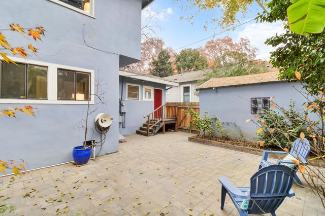 2210 D St, Sacramento, CA 95816