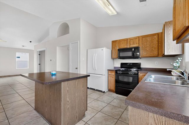 2516 Mountain Gate Lane SW, Albuquerque, NM 87121