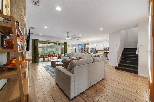 7009 OAKWOOD STREET, Davenport, FL 33837