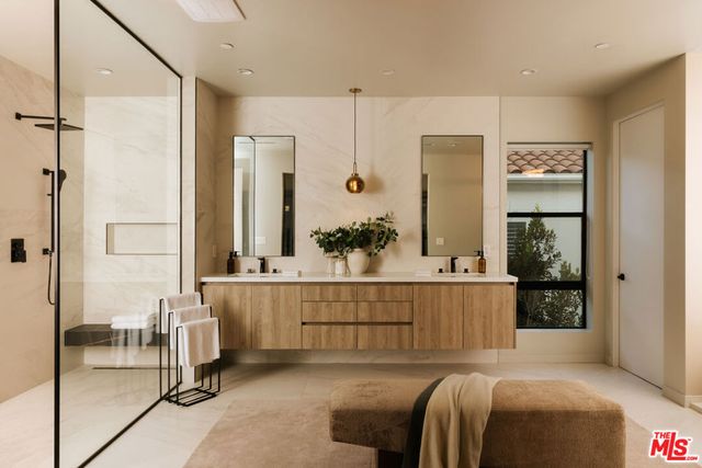 4329 Agnes Avenue, Studio City, CA 91604