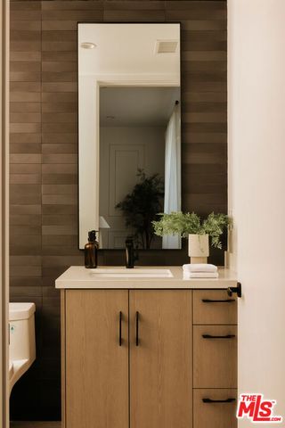 4329 Agnes Avenue, Studio City, CA 91604