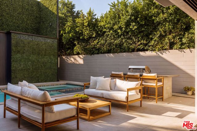 4329 Agnes Avenue, Studio City, CA 91604
