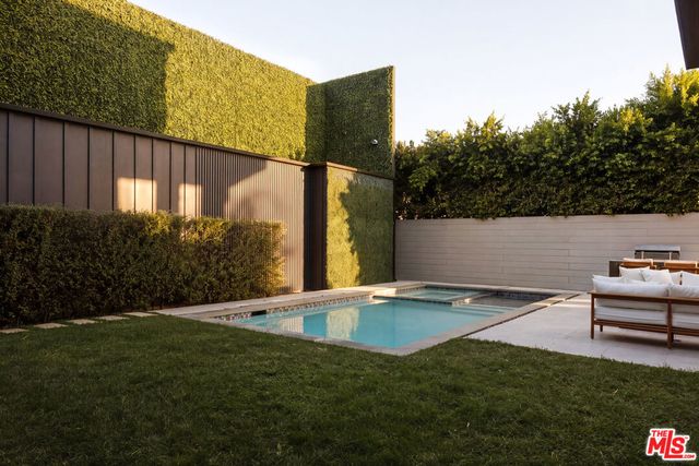4329 Agnes Avenue, Studio City, CA 91604