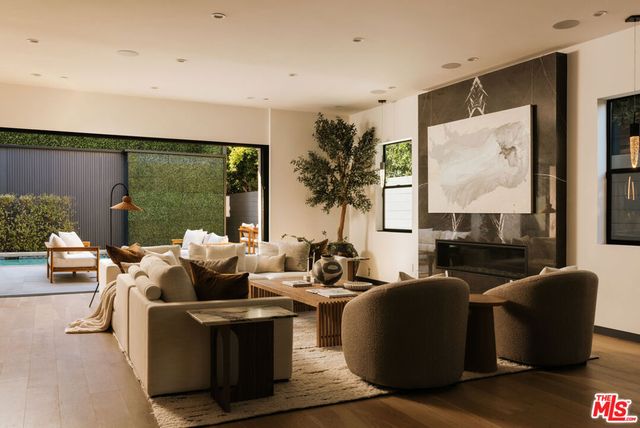 4329 Agnes Avenue, Studio City, CA 91604