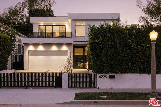 4329 Agnes Avenue, Studio City, CA 91604