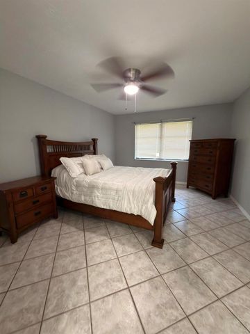 1217 SE Nancy Lane, Port St. Lucie, FL 34983