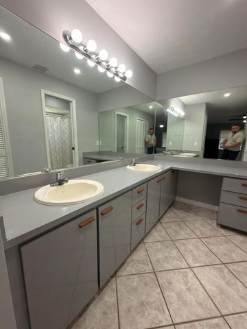 1217 SE Nancy Lane, Port St. Lucie, FL 34983
