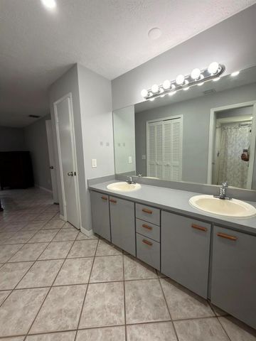 1217 SE Nancy Lane, Port St. Lucie, FL 34983