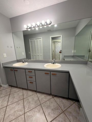 1217 SE Nancy Lane, Port St. Lucie, FL 34983