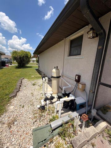 1217 SE Nancy Lane, Port St. Lucie, FL 34983