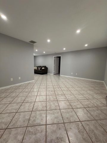 1217 SE Nancy Lane, Port St. Lucie, FL 34983