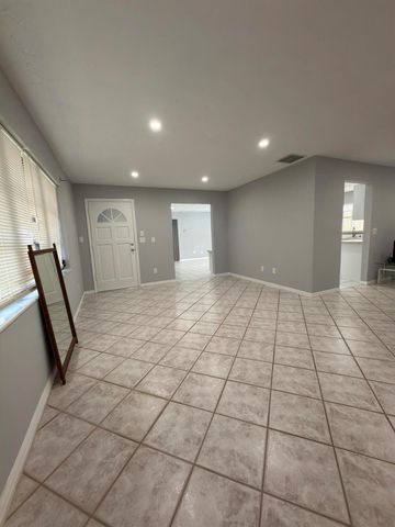 1217 SE Nancy Lane, Port St. Lucie, FL 34983