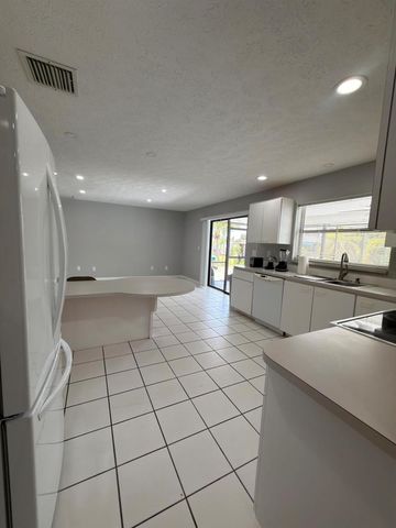 1217 SE Nancy Lane, Port St. Lucie, FL 34983