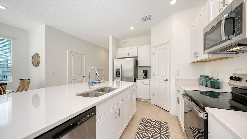 Image 15 of property listing at 3039 NOVARA LANE, Bradenton, FL 34211